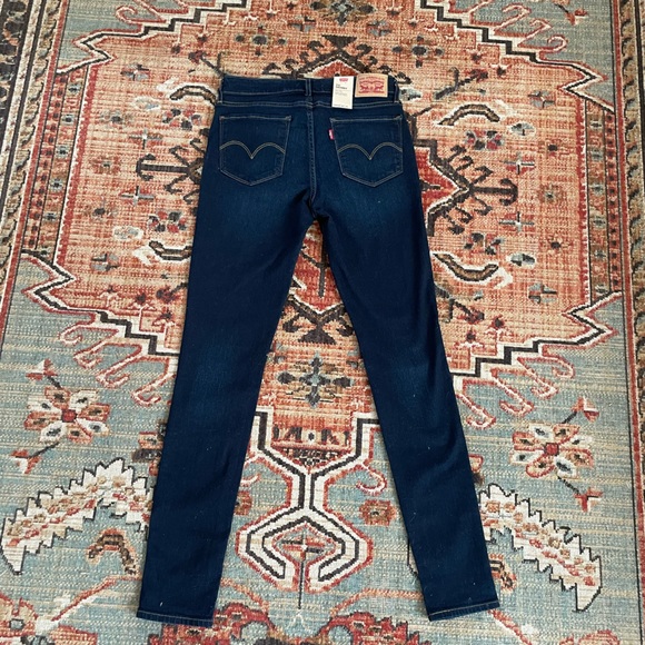 Levi’s 711 Skinny NWT - Picture 3 of 4